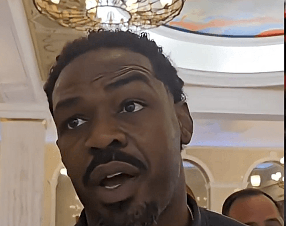Джон Джонс сделал прогноз на главный бой UFC 330