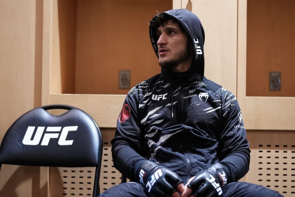 Евлоев сразится за титул с Волкановски на UFC 333 — источник