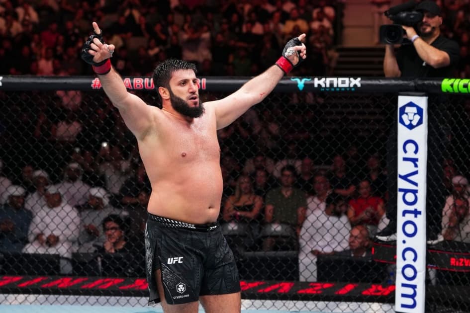 Куниев нокаутировал Форчуна на турнире UFC в Абу-Даби