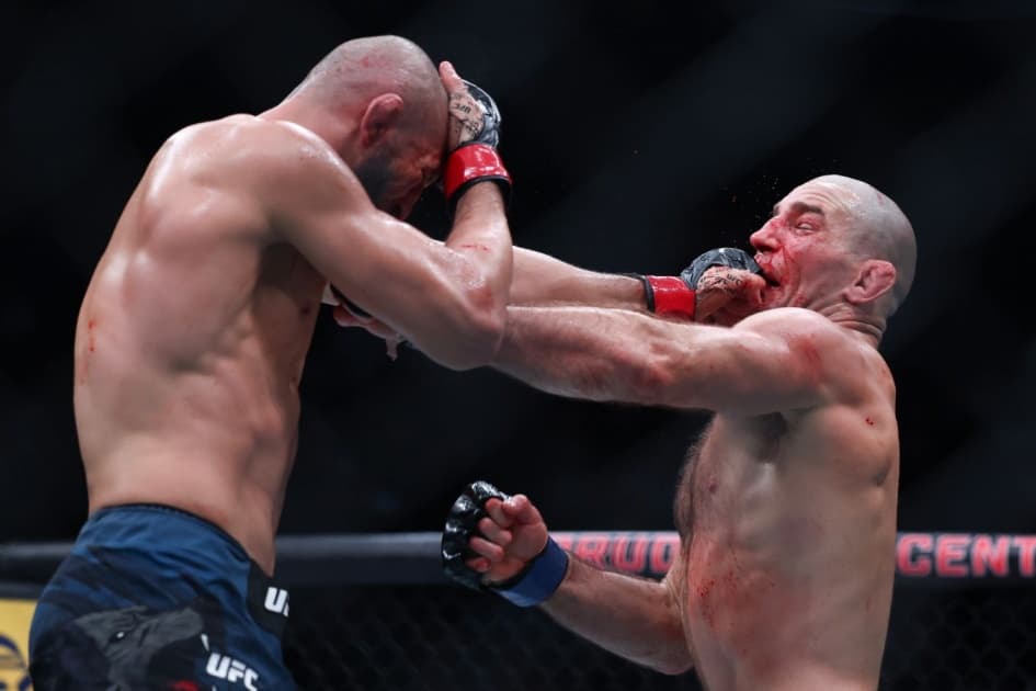 Опубликована статистика боя Чимаев — Стрикленд
