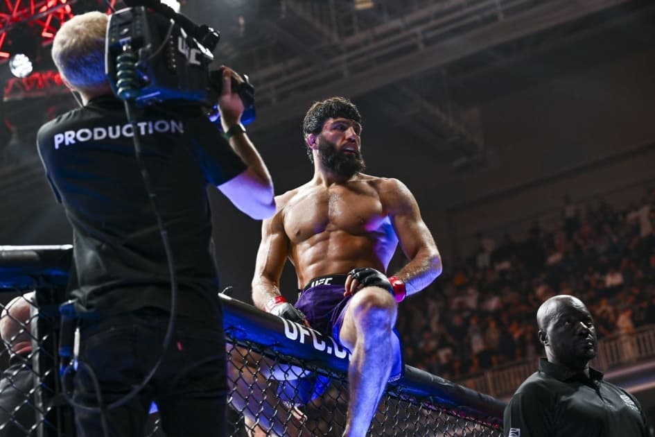 Арман Царукян сменил прозвище на Бэтмен перед боем с Маурисио Руффи на UFC 331