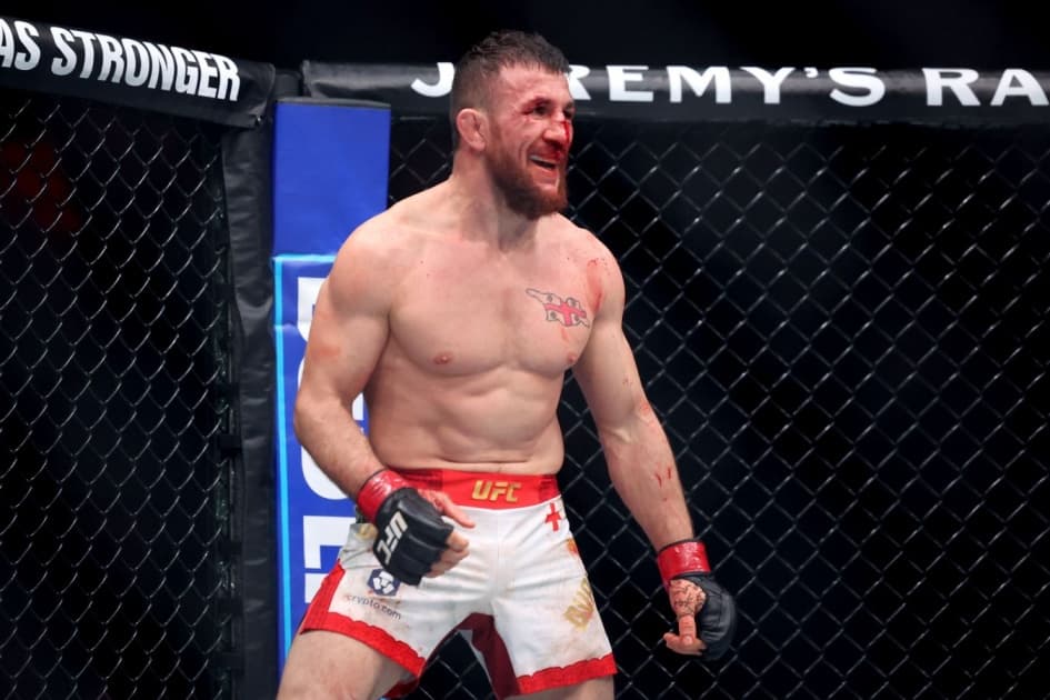 Двалишвили поддержал Гэрри после поражения от Махачева на UFC 330