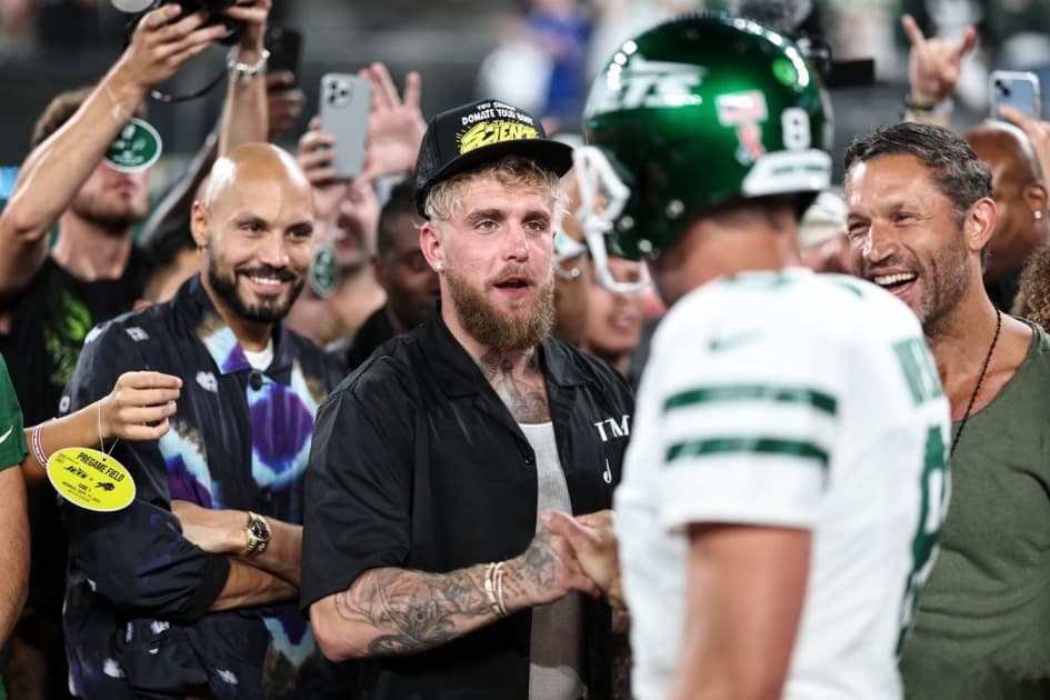 Джейк Пол вызвал непобеждённого тяжеловеса UFC на боксёрский поединок в Пуэрто-Рико