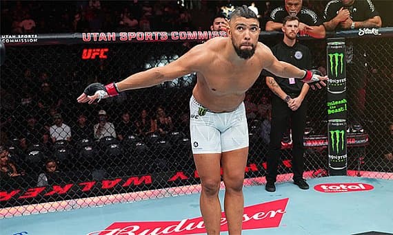 Джонни Уокер получил бонус за нокаут в дебюте в тяжелом весе на UFC 332