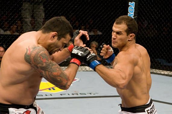 Экс-чемпионы UFC разошлись во мнениях о том, как Алекс Перейра победит в со-главном бою турнира в Белом доме