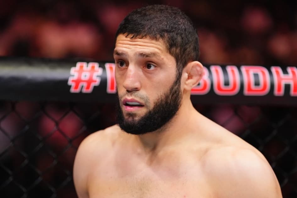 Икрам Алискеров одержал победу над Бруно Феррейрой единогласным решением на UFC в Баку
