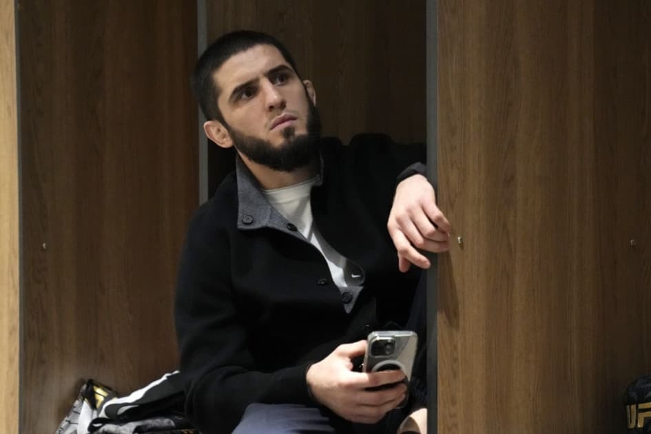 Ислам Махачев намекнул, что готов выйти в октагон летом 2026 года