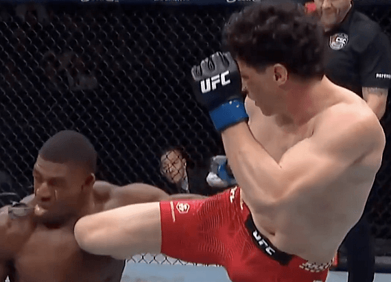 Майк Мэлотт и еще три бойца получили по 100 тысяч долларов на UFC в Эдмонтоне