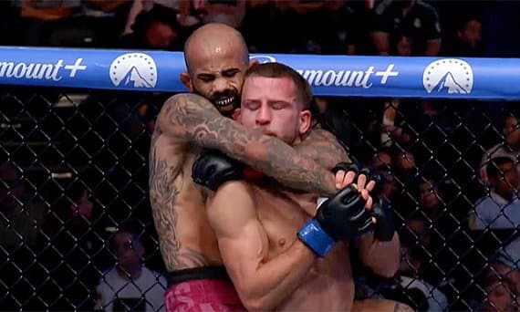 Маркос Дегли получил контракт с UFC после редкого удушающего одной рукой на DWCS