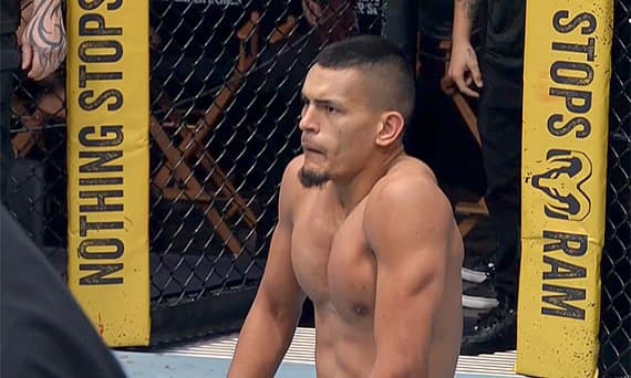 Модестино Родригес получил контракт с UFC после спорной остановки на DWCS