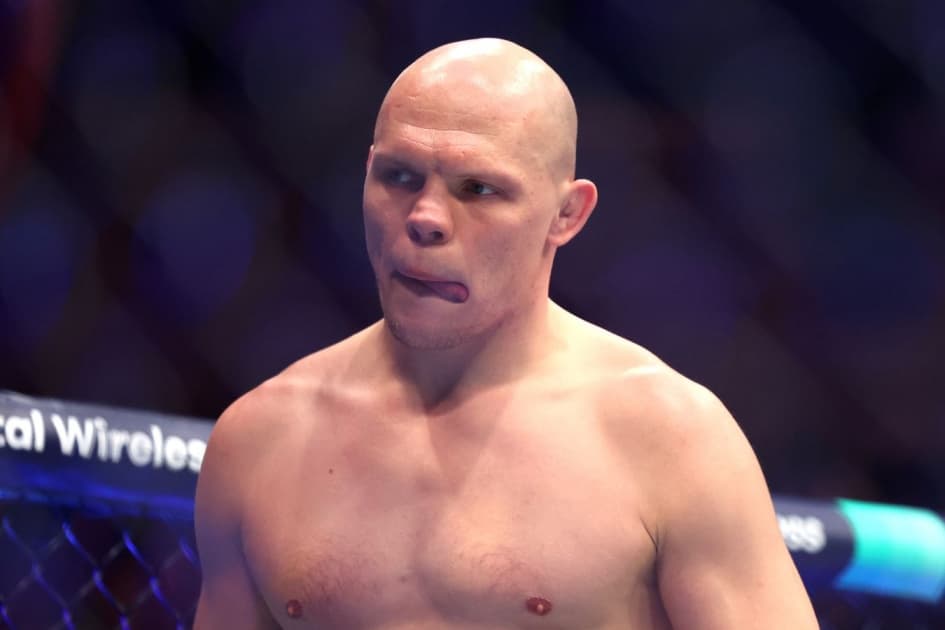 «Очень смешно было»: тренер Гуськова усомнился в травме Яна Блаховича