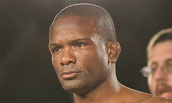 «Самая быстрая отставка в истории»: Дин Томас высмеян за уход из угла после UFC 330