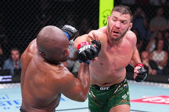Тренер дю Плесси рассказал об отказе от турнира UFC за бой с Ульбергом