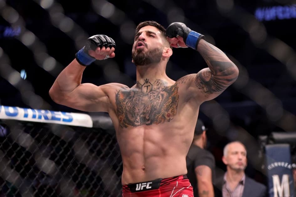 «В соцсетях гангстер, а потом улыбается». Топурия обвинил Царукяна в лицемерии