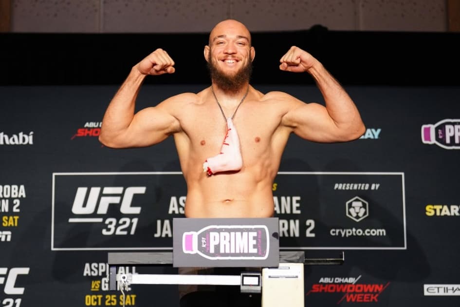 Вальтер Уокер назвал желаемого соперника и сроки следующего боя в UFC